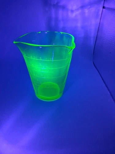 Federal Glass Co.  Green Uranium Glass Triple Spout Graduated Measuring Cup