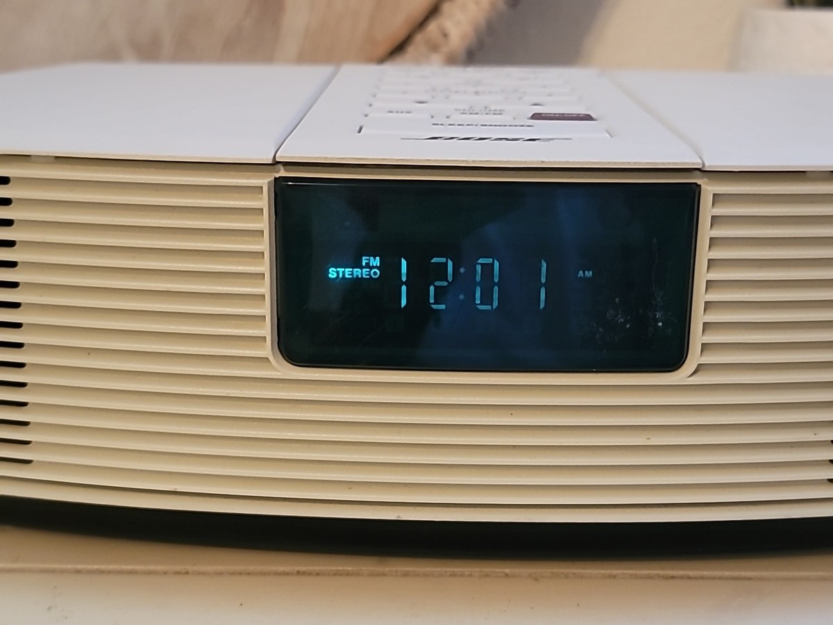 Bose AWR1-1W Acoustic Wave Clock Radio w Power Cord remote