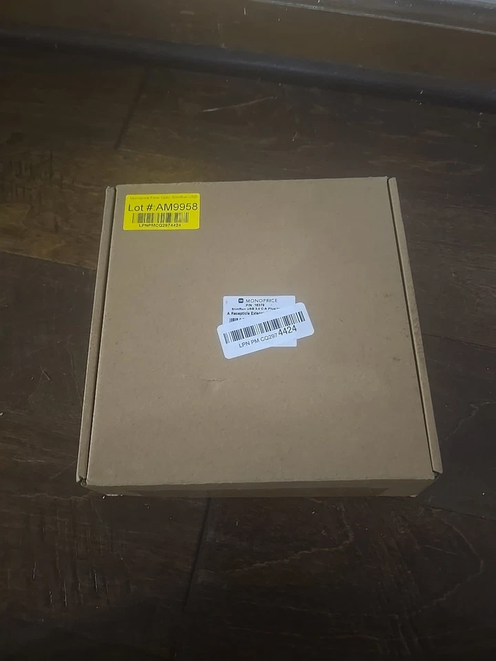 Monoprice SlimRun USB to USB Female 3.0 Extension Fiber Optic Cable 65.6ft NEW! - Image 4 of 4