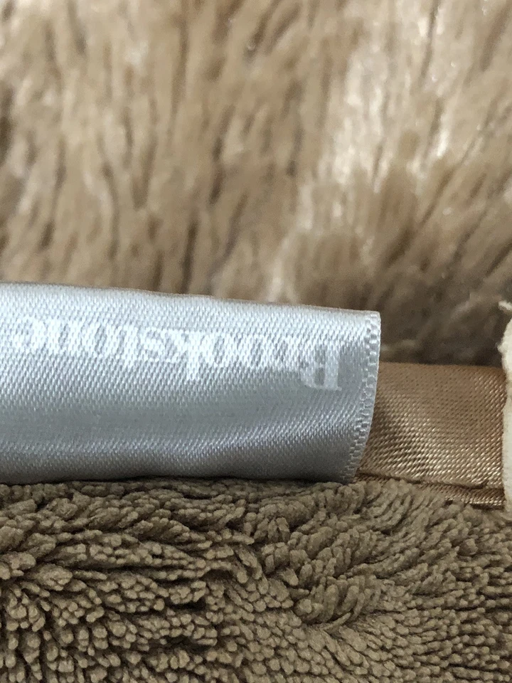 Manta de viaje Brookstone Nap 2 capas bronceado felpa borde satinado 38x60" usada en excelente estado Foto 4 de 4