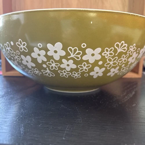 Pyrex Vintage Green Daisy Spring Blossom Large Mixing Bowl Pre 1980’s All Caps