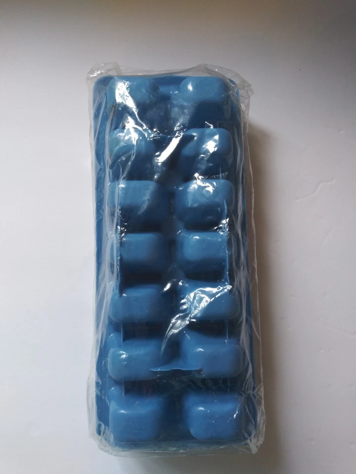 Bandejas para cubitos de hielo de plástico azul vintage nuevas en paquete (2) hechas en EE. UU. 1995 Foto 2 de 4
