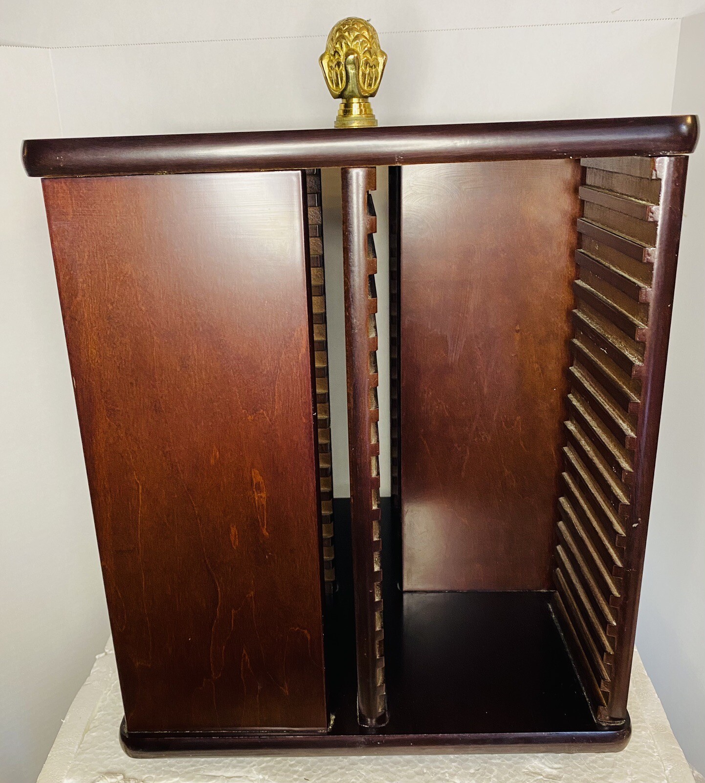 64 CD,Game Holder Wood Spinning Carousel Tower Rack Storage.The Bombay Company eBay