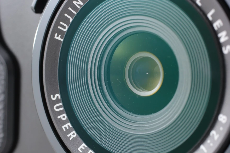 [Near MINT] BOXED Fujifilm FinePix X100 Silver 12.3 MP Digital Camera From JAPAN - Image 3 of 4