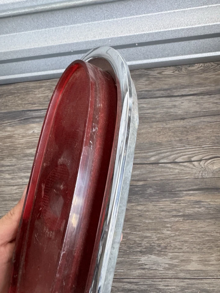 1959 Pontiac Catalina Tail Light Assembly OEM 59 Guide R2-59 - Image 3 of 4