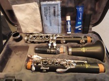 BUFFET E11 CLARINET-CLOSE TO NEW CLEANED  FULLY SERVICED by BUFFET DLR  WTY