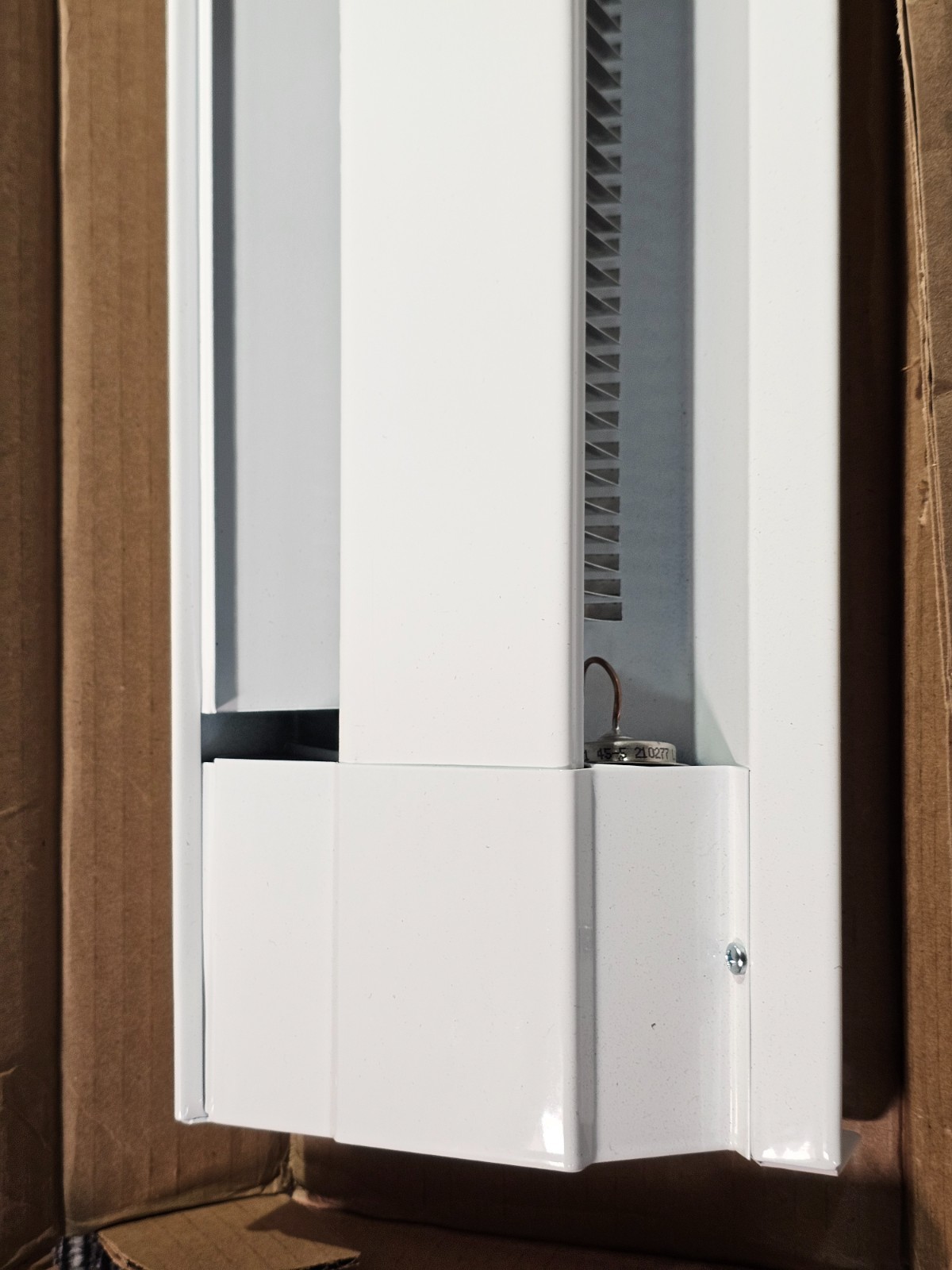 Cadet 2F350W F Series 24" Electric Baseboard Heater 1195/895 BTU, 240/208 Volt