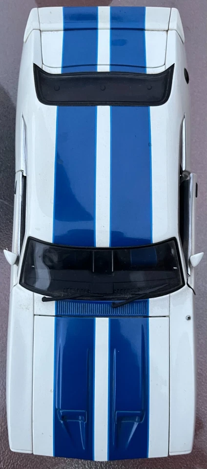 1:18 XC Ford Falcon Cobra Coupe by AUTOart Certificate of Authenticity 7600/7860 - image 3 of 4