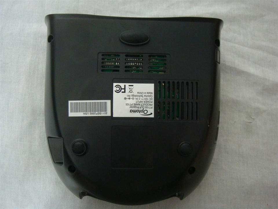 OPTOMA PLAYTIME PT105 COMPACT GAMING/MOVIE MINI PROJECTOR W HDMI IN - Image 3 of 4