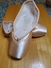 Grishko Ulanova 1 Pointe shoes Size 3 1/2 M.