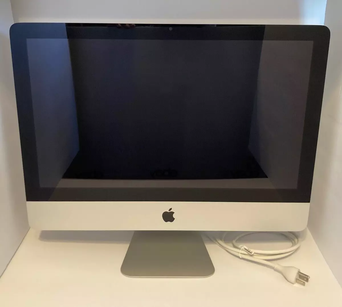 Apple iMac (21.5-Inch Mid 2011) 2.5GHz Intel Core i5, AMD HD 512MB, 4GB  Memory