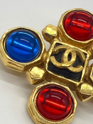 CHANEL Brooch Pin AUTH Coco Vintage Gold Gripoa Color Stone