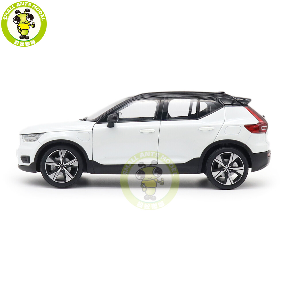 1/18 Volvo XC40 Recharge Electric Car White Diecast Model Toy Car