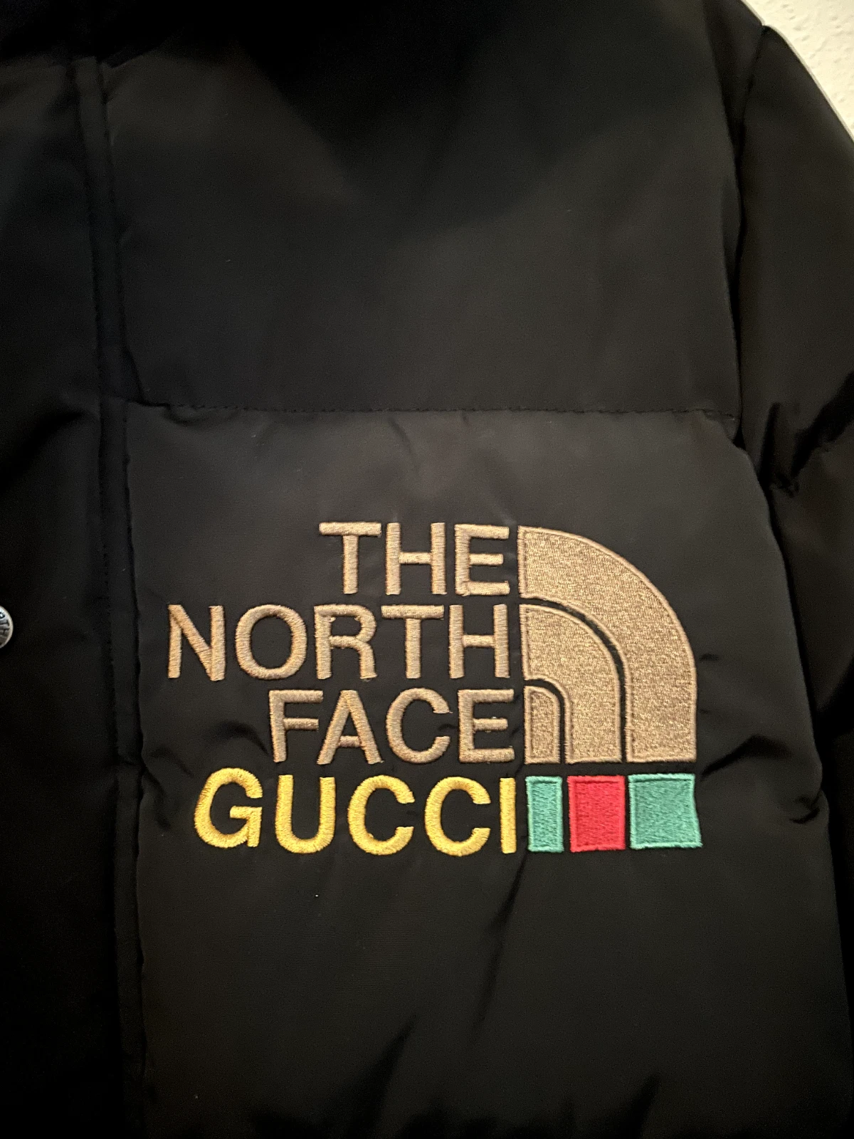 Cappotto Gucci The North Face nuovo (replica). Nero e arancione taglia small.