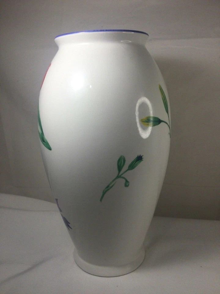 Jarrón de cerámica FTD hermosas flores fondo blanco 10,5” x 4” muy bonito Foto 2 de 4