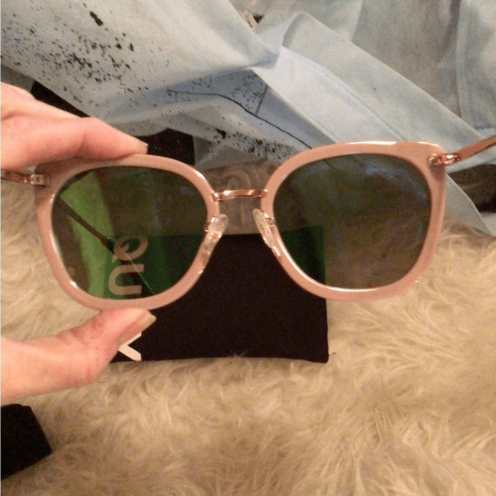 NEW! Quay Flat Out pink mirror sunglasses | eBay display picture 1