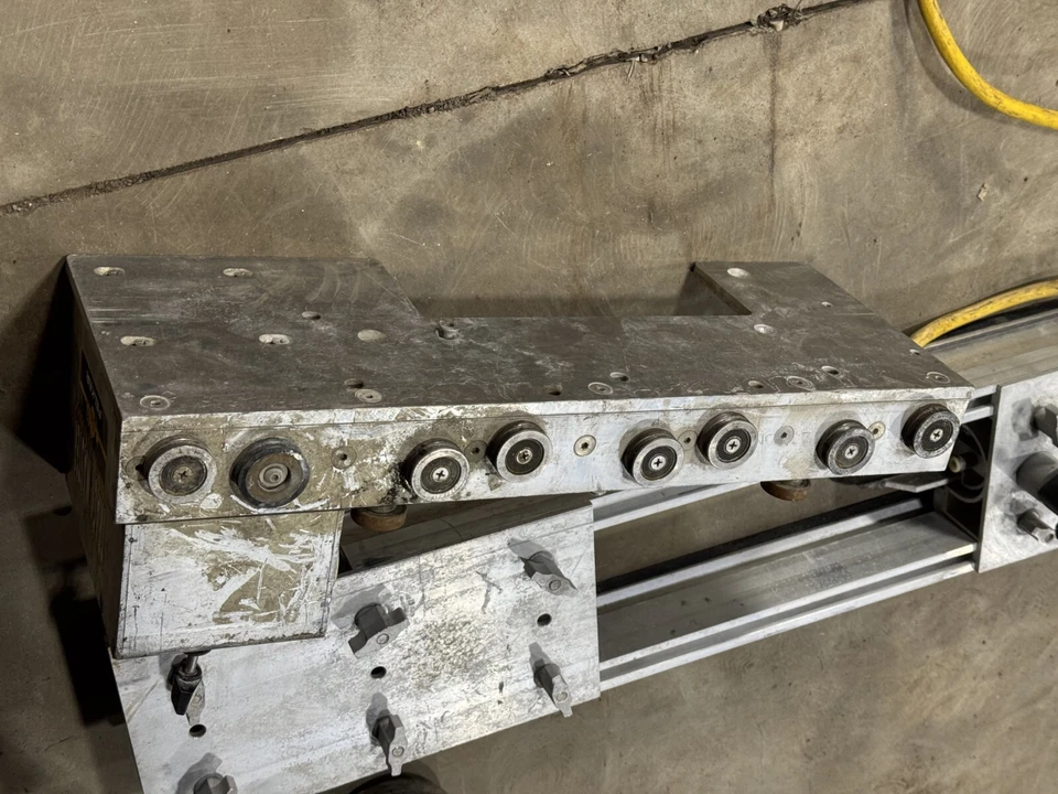 Unidad maestra Felker Track con ventosas Foto 2 de 4