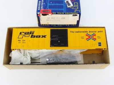 HO Scale Roundhouse Kit 1973 RBOX Railbox 50' Single Door Box Car #37751