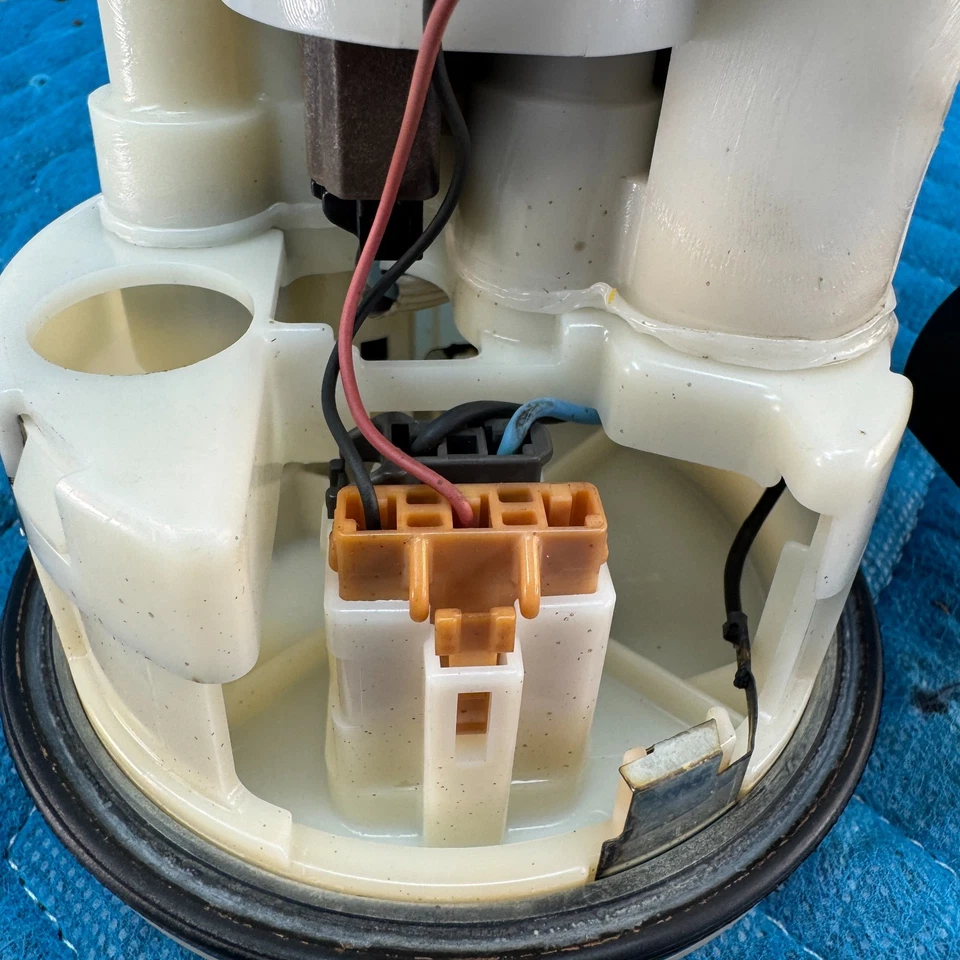 2005-2010 TOYOTA AVALON CONJUNTO DE BOMBA DE COMBUSTÍVEL FABRICANTE DE EQUIPAMENTO ORIGINAL - Imagem 4 de 4