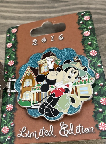 Disney World - Christmas Wreath 2016 LE2000 Pin - Grand Floridian Resort Hotel - Picture 3 of 4