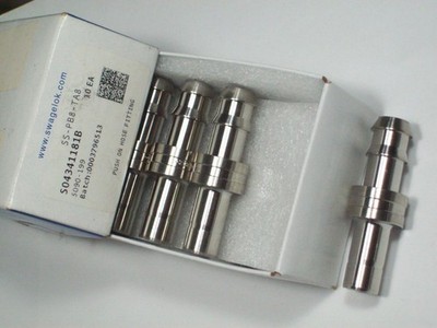 Swagelok Stainless Steel Push-on Hose Adapter, 1/2'' Hose, 1/2'' Tube, SS-PB8-TA8