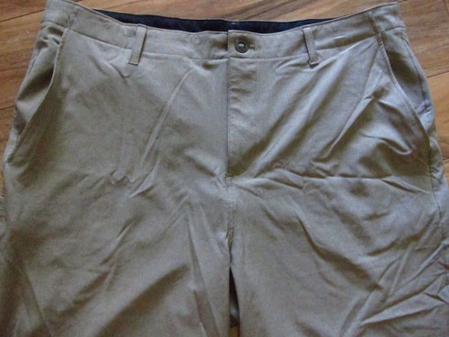 Mens VOLCOM Green Surf & Turf 4 Way Stretch Hybrid Shorts Size 40 Quick Dry - Picture 2 of 9