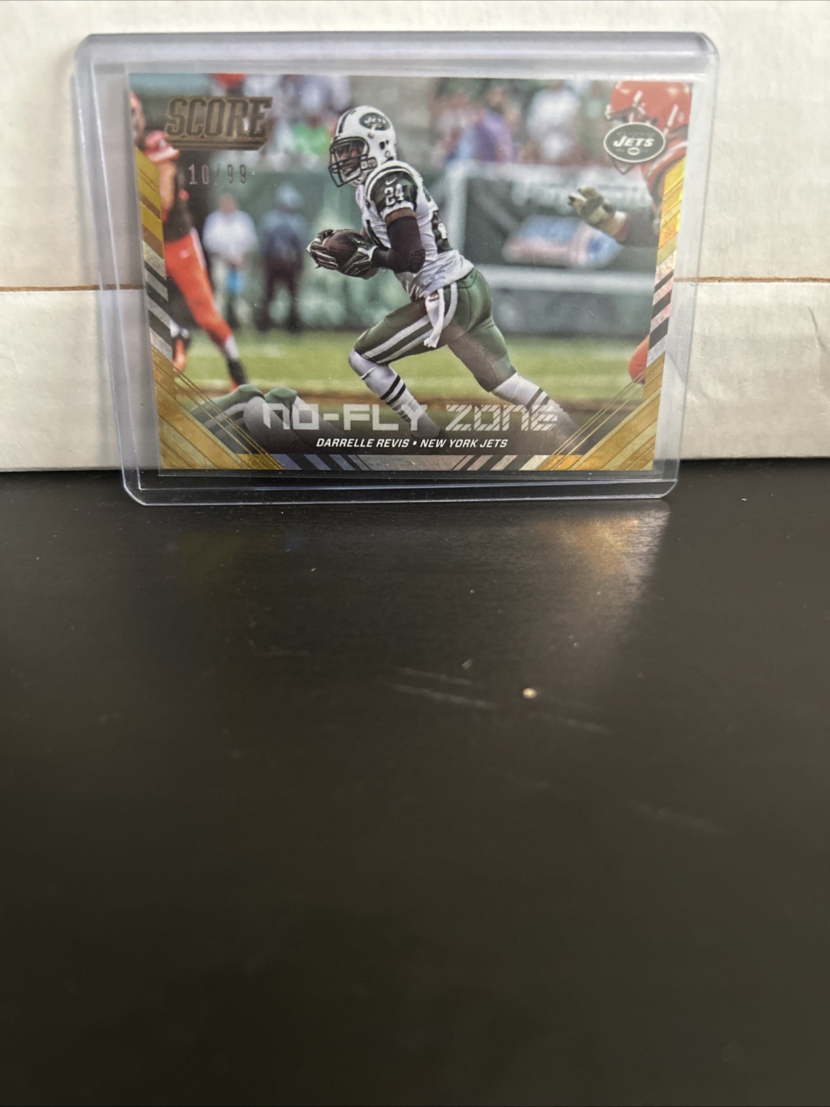 2016 Score - No Fly Zone Darrelle Revis #2 Jumbo Gold /99