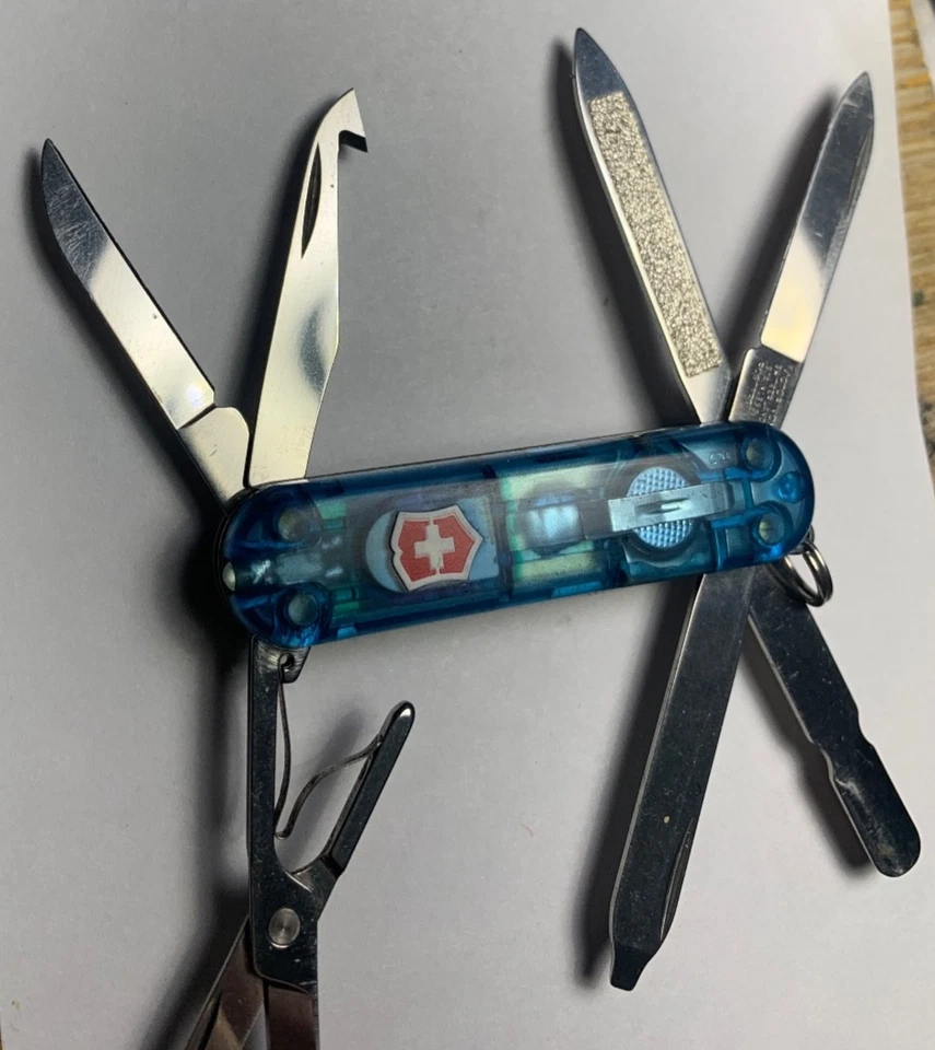 Victorinox Midnite Manager MiniChamp Swiss Army Knife MMC7 - Image 3 of 4