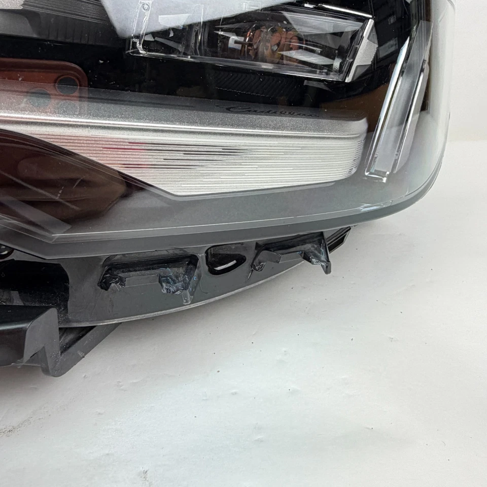 Faro LED cromado lado conductor izquierdo Cadillac Escalade 2021-2024 OEM 84950142 Foto 3 de 4