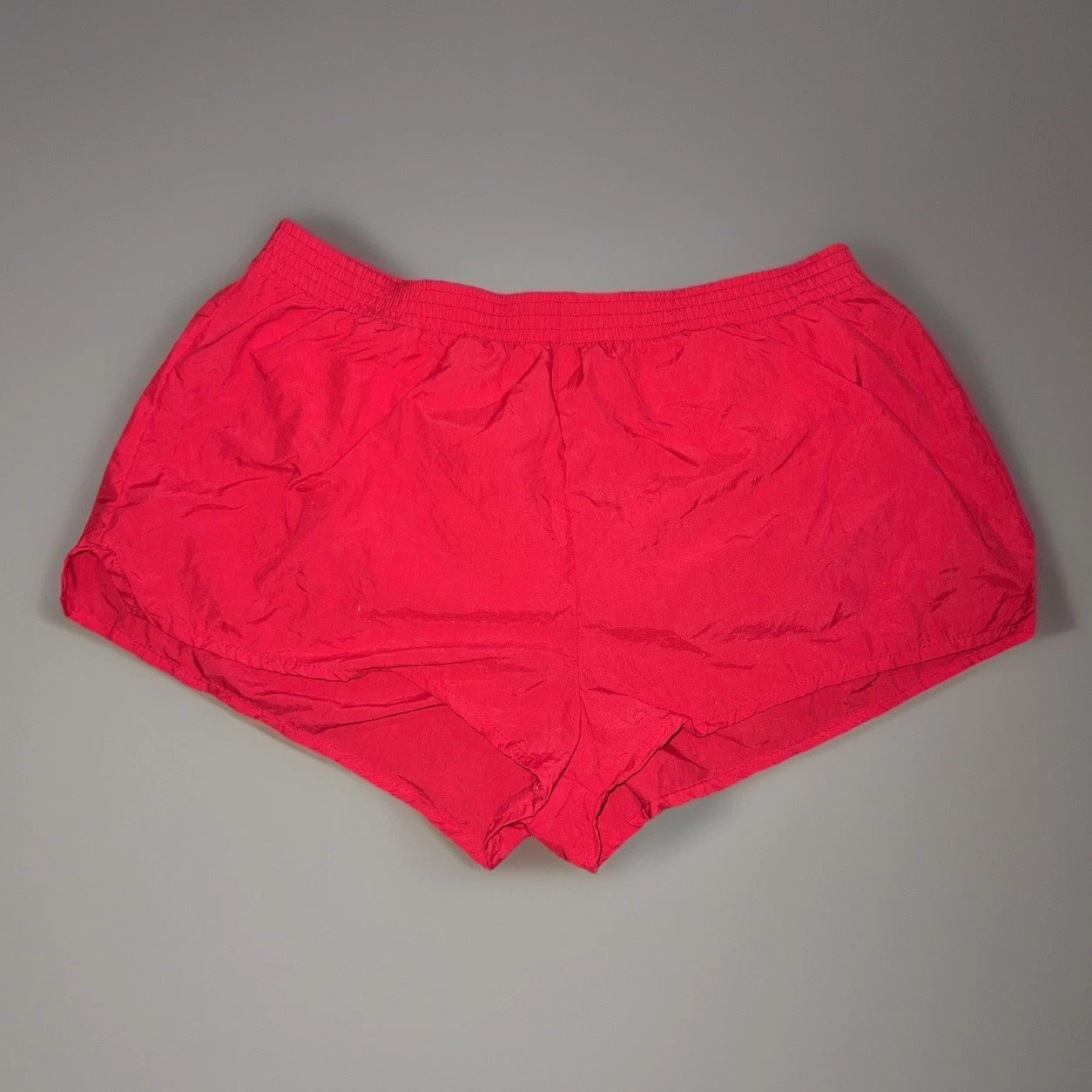Vintage Nylon Running Shorts Lined 1980’s Red Golden Team Sports Size XL 32”
Opens in a new window o