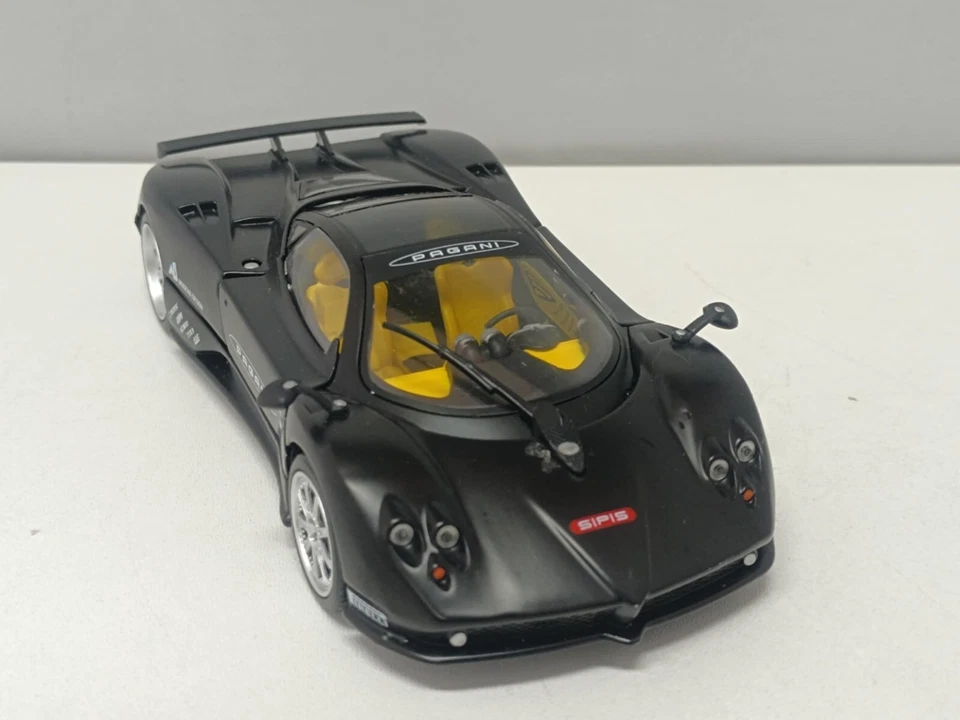 Pagani Zonda F 2005 Black Nero Opaco - Mondo Motors 1:24 Usato no box - Immagine 4 di 4
