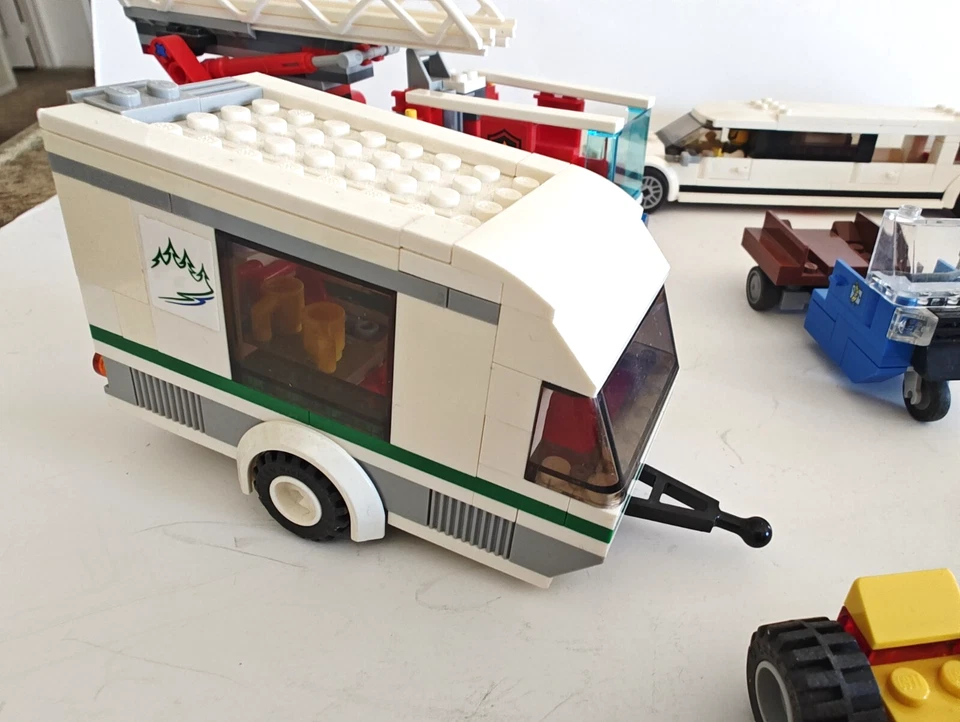 HUGE BUNDLE Lego VEHICLES City Fire Truck Pickup Van Trailer Limo and MORE! - Image 2 of 4