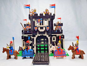 LEGO: Black Monarch's Castle (6085) Complete with 12 Minifigures & 1 minor sub