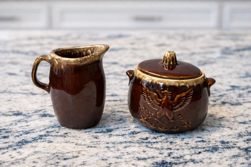 VTG Hull Brown Drip Pottery Creamer & Sugar Bowl Set w/ Lid Eagle Relief USA