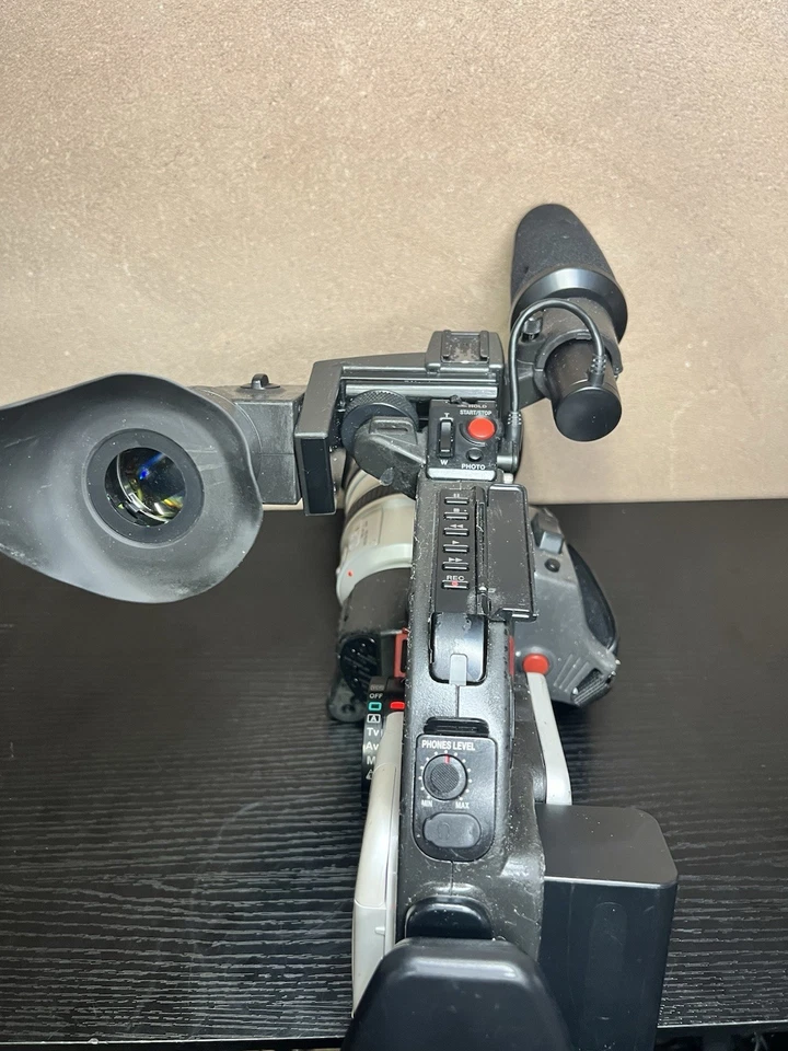 CANON XL1 3CCD + 16X + 3X Lens + Extras & Case! - Slight Tape Noise - READ DESC! - Image 3 of 4