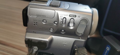 Sony DCR-PC8E digital video Camcorder MiniDV & Battery ,Camera bag, charger - Picture 17 of 24