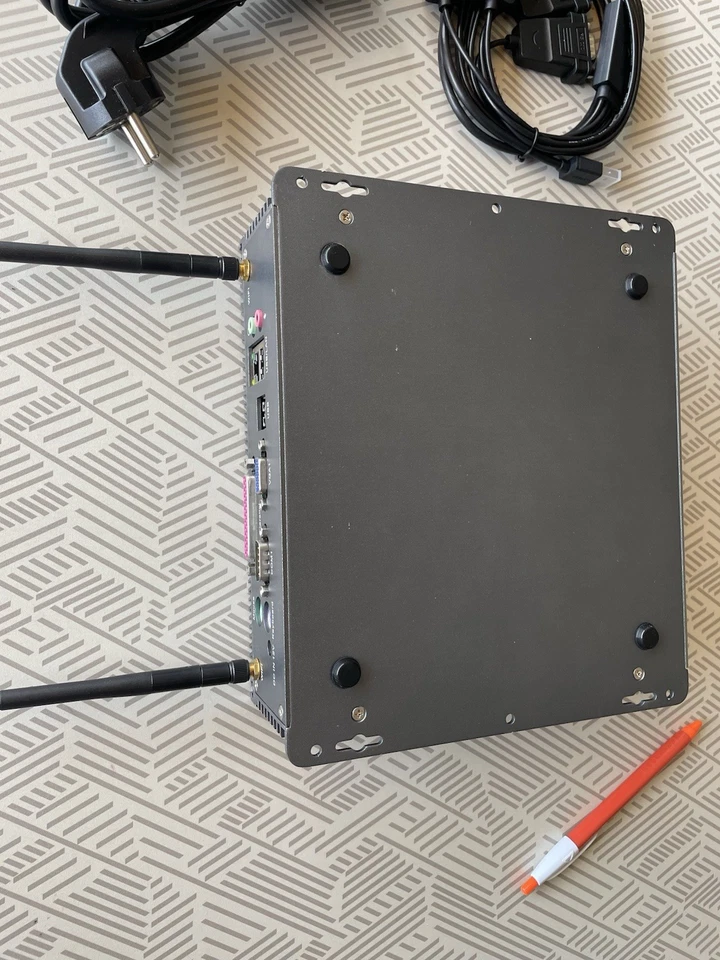 Industrial Fanless Mini-PC Windows XP With WiFi, LPT, PS2, 2xRS232 USB, LAN - Imagen 3 de 4