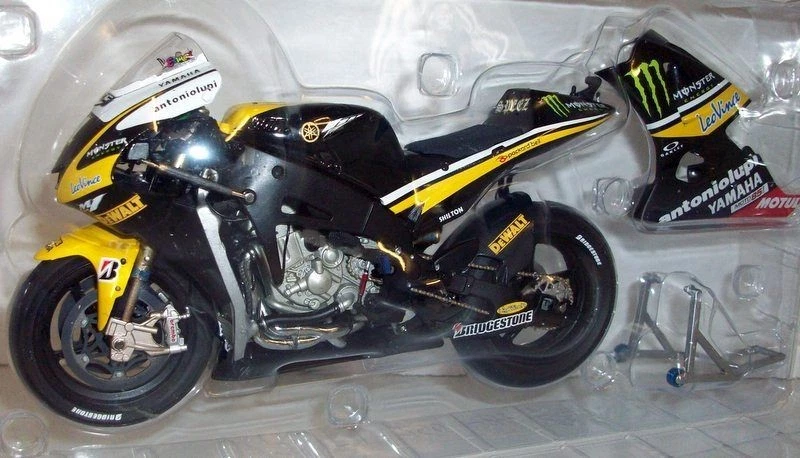 MINICHAMPS Yamaha YZR-M1 Contemporary Manufacture Diecast