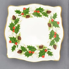 Royal Tuscan Noel Nut Candy Dish - Christmas Holly Berry Plate - Wedgewood Group