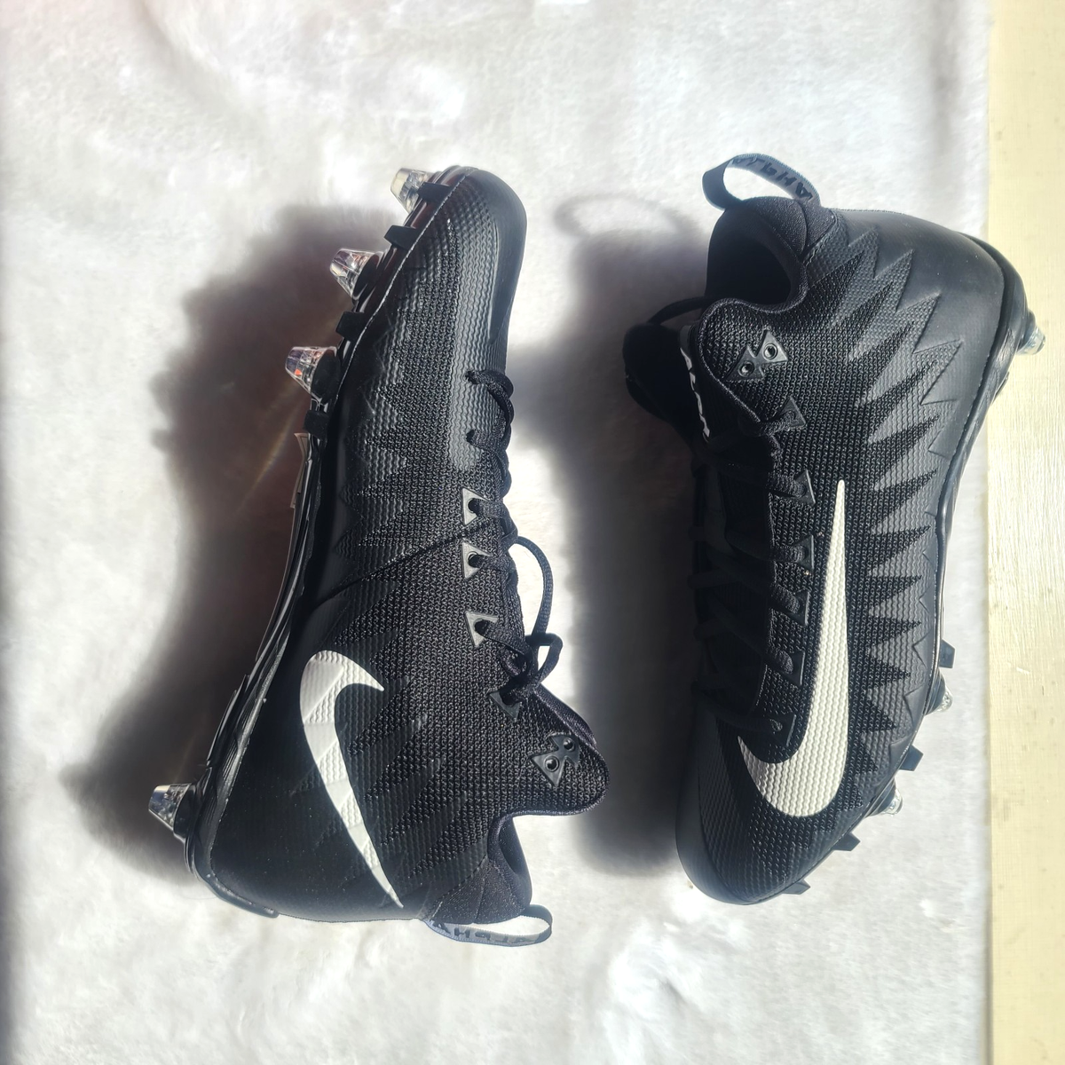 Nike Alpha Menace Pro Mid Detachable 923046-010 Football  display picture 2