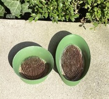 Set Of 2 Vtg Green Metal Spike Flower Holders Frogs 5.5x3.25 Oval  3.75  Round