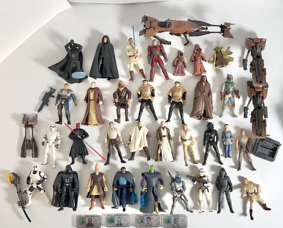 Star Wars Action Figures And Other Accessories-Lot