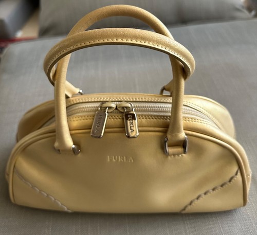 Vintage FURLA Handbag Gold Leather Soft Top Handles Zip Top Dust Bag Clean Italy - Picture 18 of 18