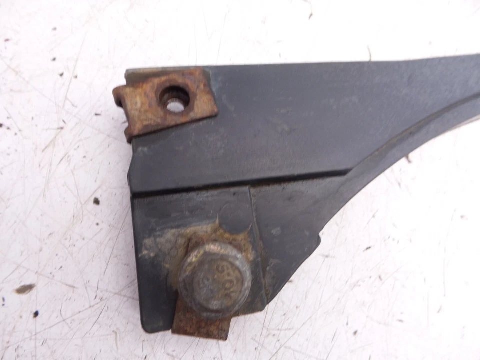 Soporte de cubierta de radiador inferior ventilador único Camaro Firebird 82-92 GM 14076063 Foto 2 de 4