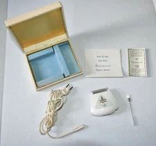 Vintage 1960s Sears Lady Kenmore Shaver Model 9394~Orig Case~Brush~Works Fine