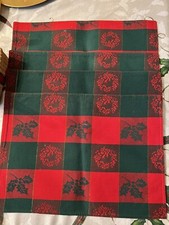 Holly  Wreaths placemats Red  Green set of four 19  X 13 1/2  