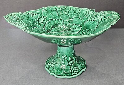 Vintage Green Majolica Footed Dish Strawberries & Grapes Leaves & Vines Unmarked
