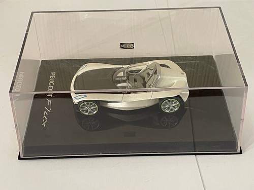 Provence Moulage PM0002 Peugeot Flux Concept Car 1/43 Scale Model - Picture 9 of 23