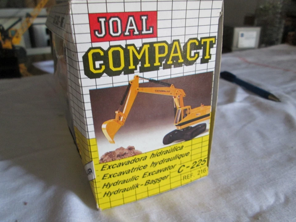 Joal compact 216 caterpillar C 225 excavatrice hydraulique   1/70 - Photo 3/3