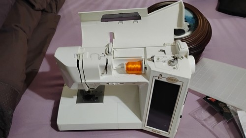 Baby Lock Ellageo ESG2 Computer Sewing Machine with Instruction Guide! - Picture 2 of 8